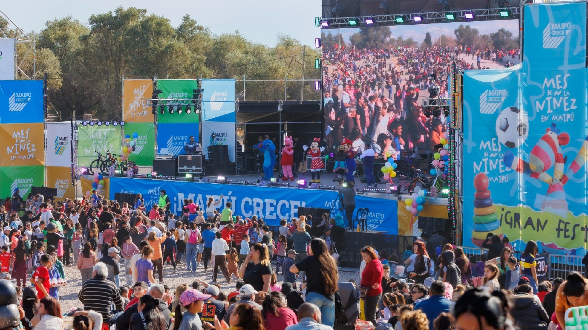 Impresionante: el festejo por el Día de la Niñez reunió miles de personas en Maipú